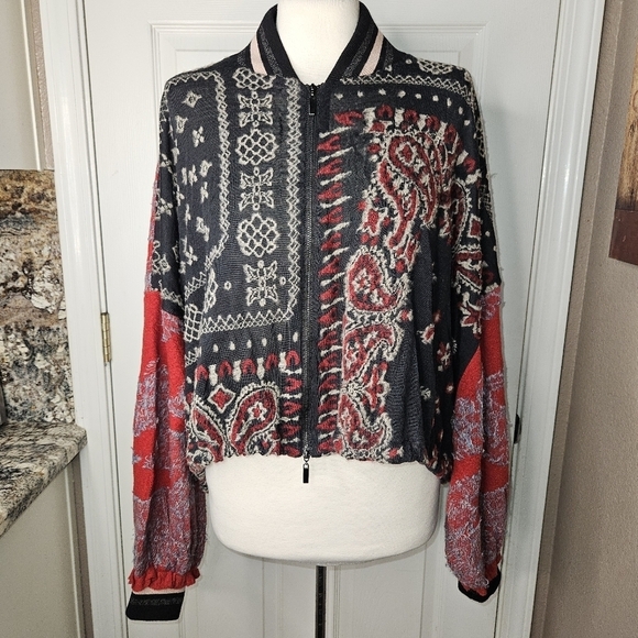 Free People Jackets & Blazers - Free people crop textured zip up jacket XS